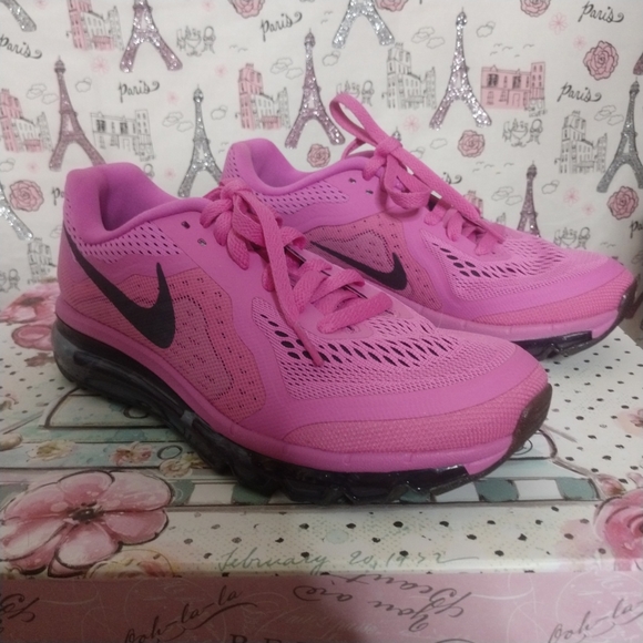 Nike Shoes - NWOT Nike Air Max Shoes